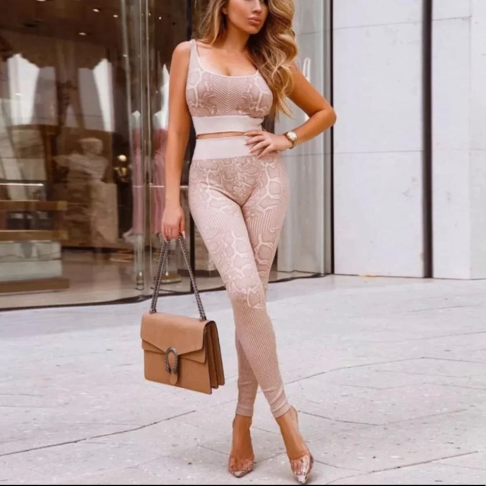 Blush Snake print set NWOT